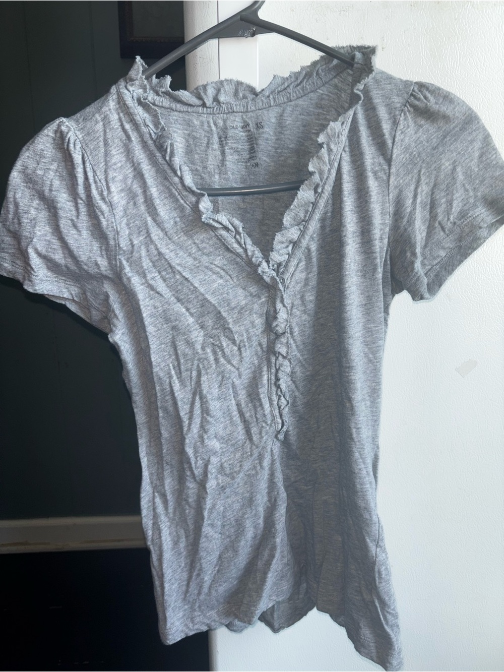 Women’s old navy Ruffle-Trim Short Sleeve Top - Gray